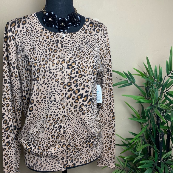 Leopard Cardigan 🌻 - Picture 10 of 10